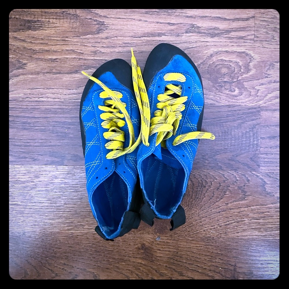 Climbing 🧗‍♀️ shoes